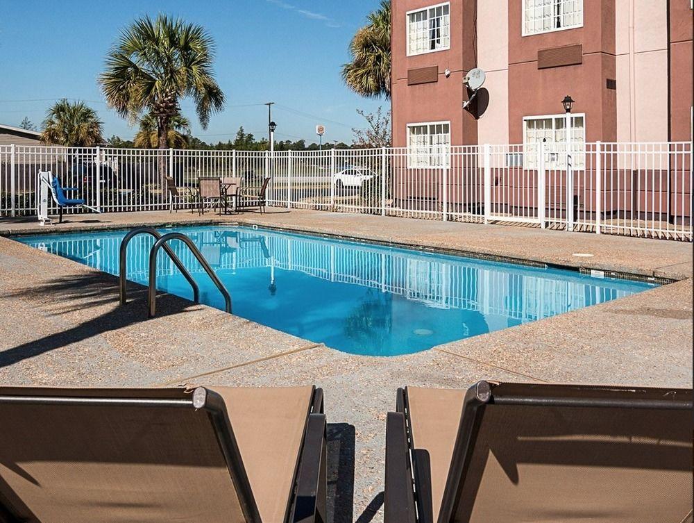 Econo Lodge Inn & Suites Natchitoches Exterior photo