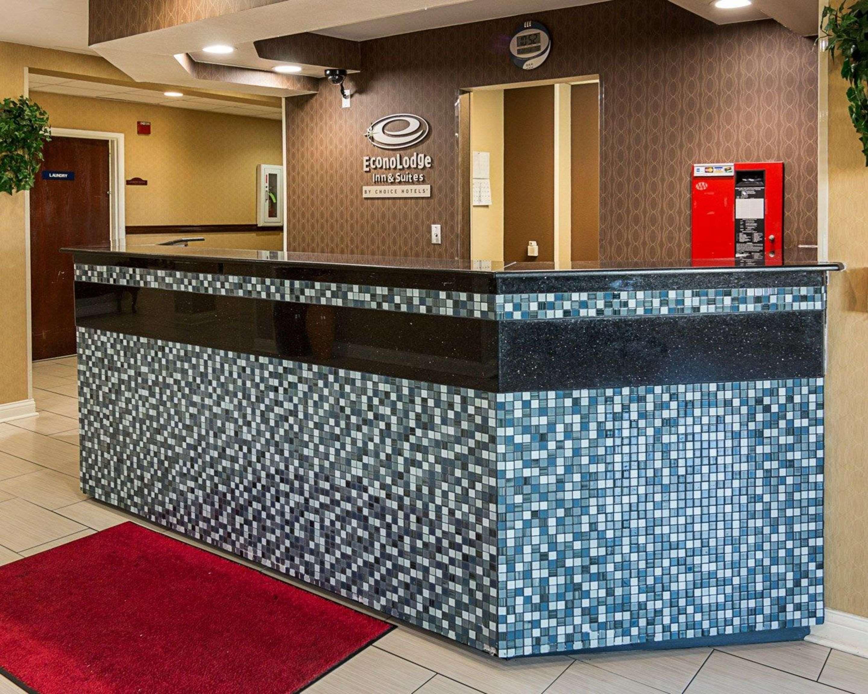 Econo Lodge Inn & Suites Natchitoches Exterior photo