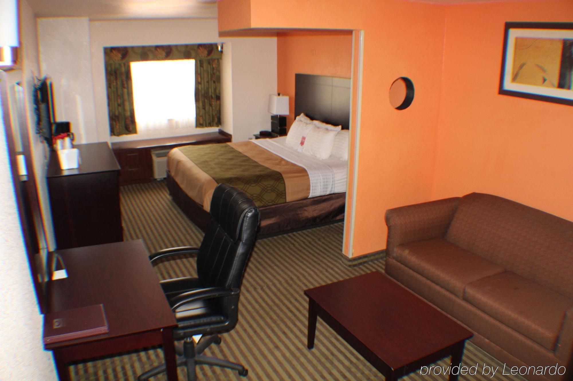 Econo Lodge Inn & Suites Natchitoches Exterior photo