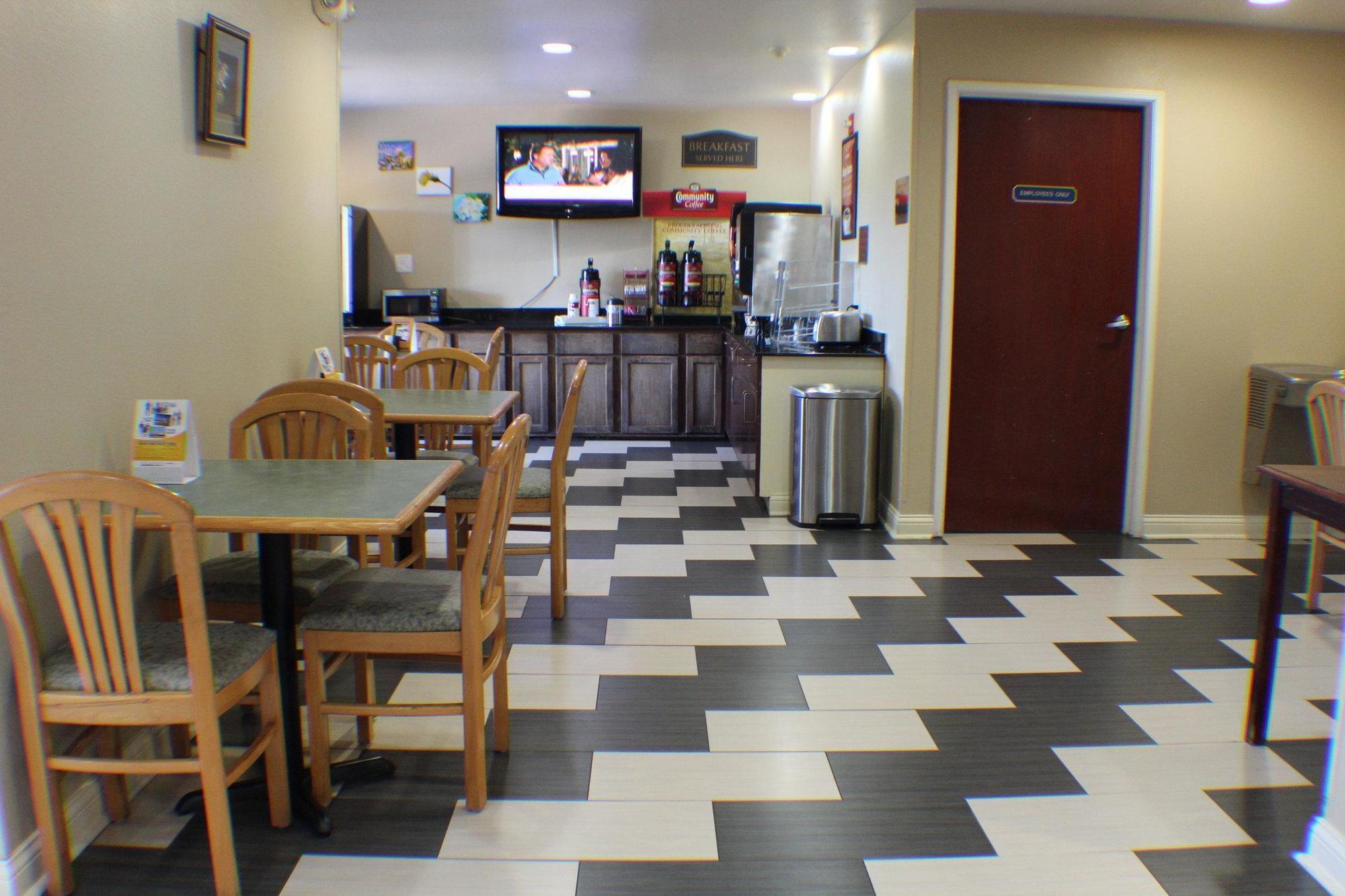 Econo Lodge Inn & Suites Natchitoches Exterior photo